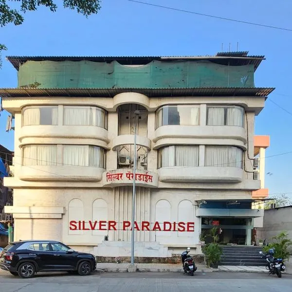 Hotel Silver Paradise, hotel en Kalamboli