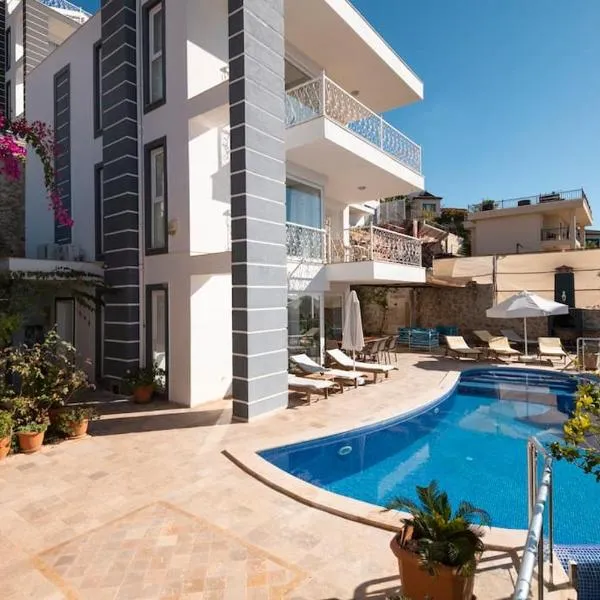 4 Bedroom Luxury Villa in Kalkan with Great Sea Views, hotel en Kalkan
