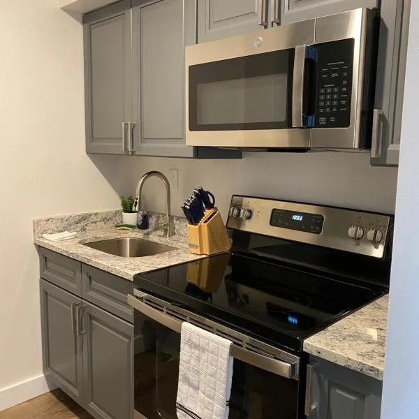 Stylish 1 bedroom Apartment in Gadsden, AL, hotel in Gadsden