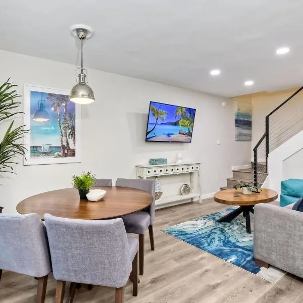 Coastal 2BR Escape - Steps to the Sand & Surf, hotel in Oceanside