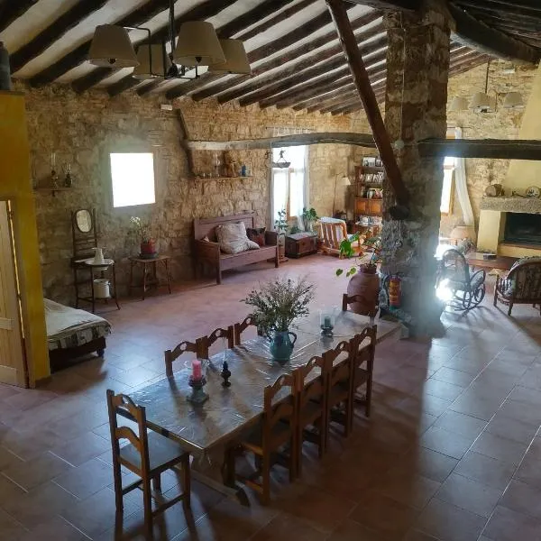 Antiguo Molino de Aceite de Alforque, hotel in Alforque