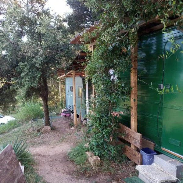 Hébergement insolite nature/4, hotel v destinaci Saint-André-de-Sangonis