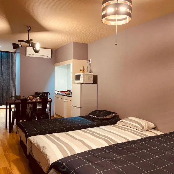 Namba Shinsaibashi 10 mins Reiko guest house, Hotel in Osaka