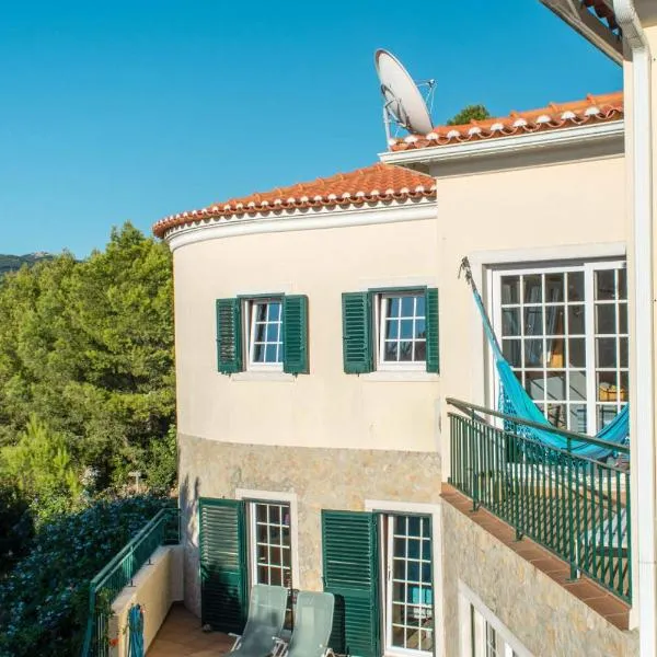 Amazigh Guincho Hostel & Suítes, hotel v destinaci Cascais