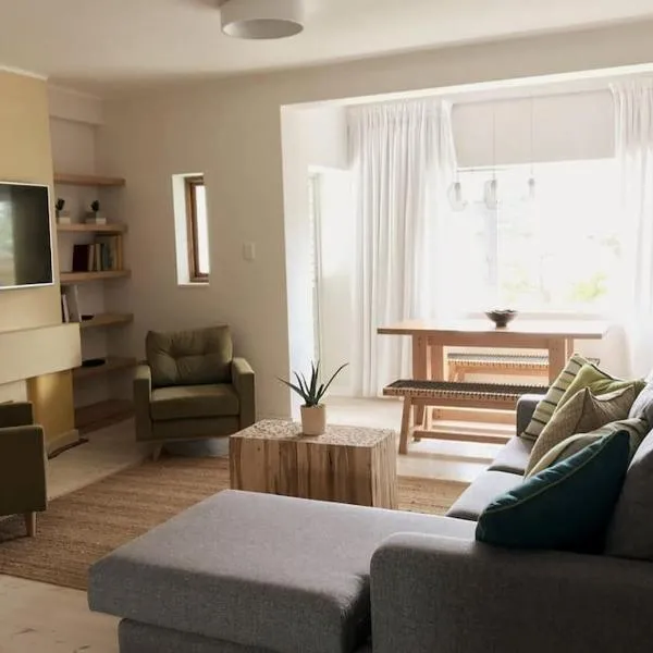 Imprints Apartment at the Beach, hotel di Summerstrand