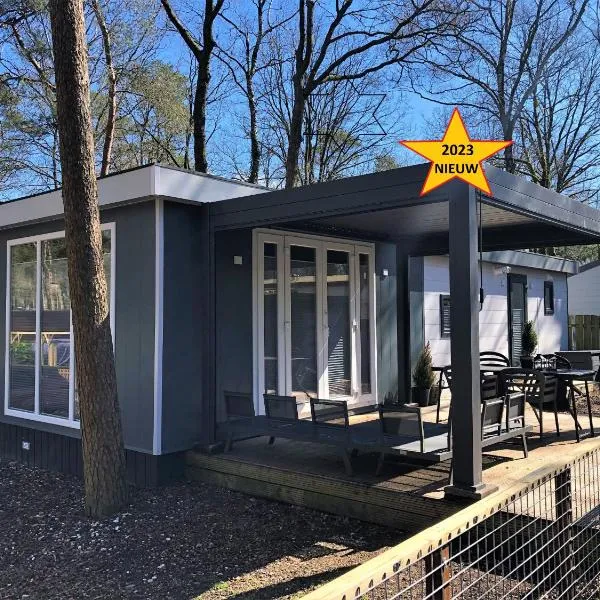 Luxe Chalet Leeuwenhart - recreation only, Hotel in Hoenderloo