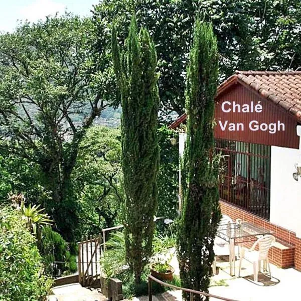 Chalés Van Gogh, готель у місті Barreira
