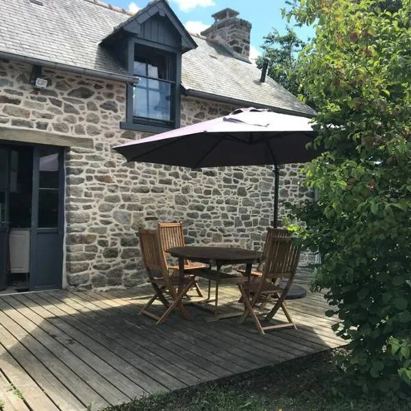 Maisonnette au pied du Mont Dol, hôtel à Mont-Dol