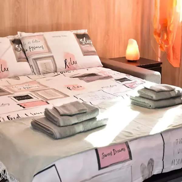 [Milan sweet home] Metro, Linate e Sky studio, hotel in Milan
