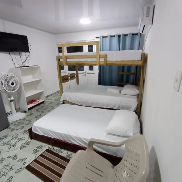 Apartamentos AJ place 2, hotel em San Andrés