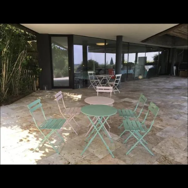 Haus am Hügel, hotel v destinácii Oberkühberg