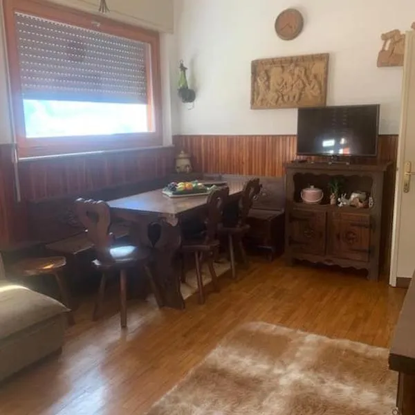 Casa panoramica, hotel in Temù