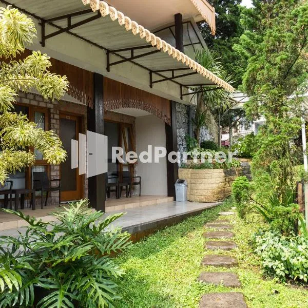 Javenir Hotel Tawangmangu Mitra RedDoorz, hotel v destinaci Karanganyar