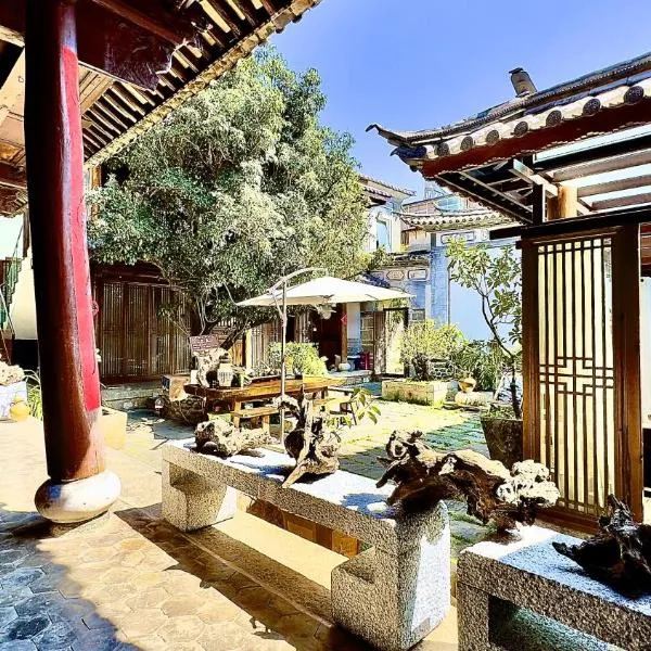 Qingxin Courtyard Art Guesthouse, hotel din Yangbi