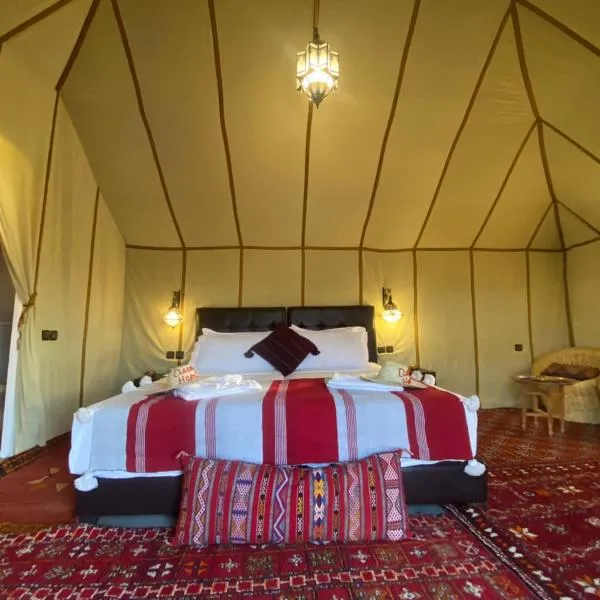 Taouz에 위치한 호텔 Merzouga heart camp