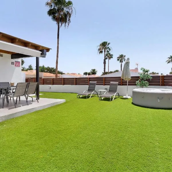 Casa Luna Kingbed and Jacuzzi, hotel v destinaci Maspalomas