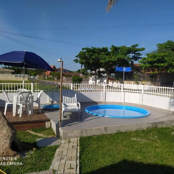 Casa de praia com piscina para 05 pessoas, hotel in São Francisco do Sul