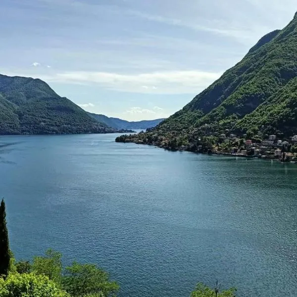 Villa Rosa Perla - Lake Como - Schignano, hotel v destinaci Schignano