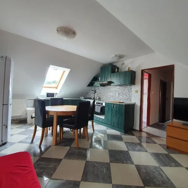 Apartmán v blízkosti města Štětí, hôtel à Štětí