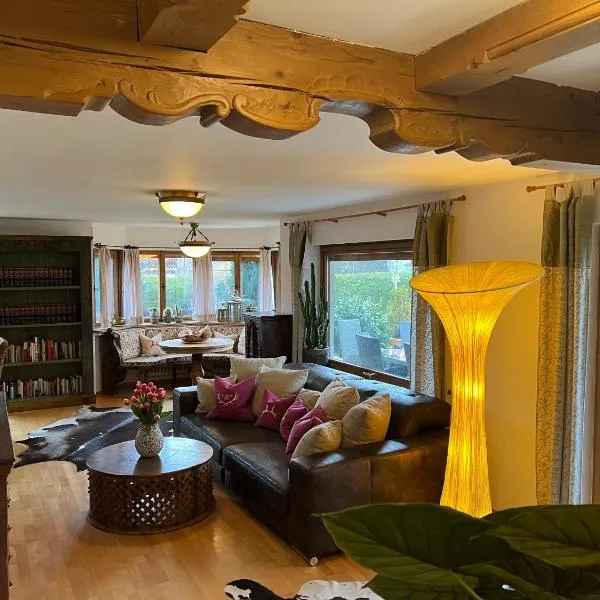 Alpen Suite Tegernsee - große Sonnenterasse und idyllischer Garten, hotel in Bad Wiessee