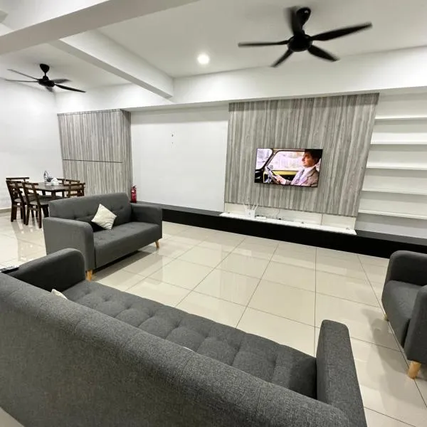 Manjung Vermogen Stay-Wi-Fi+KTV(Near Aeon), hotel di Sitiawan
