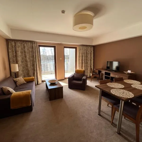 Apartament Perła nr 19 nad Jeziorem Pluszne, hotel v destinaci Mierki