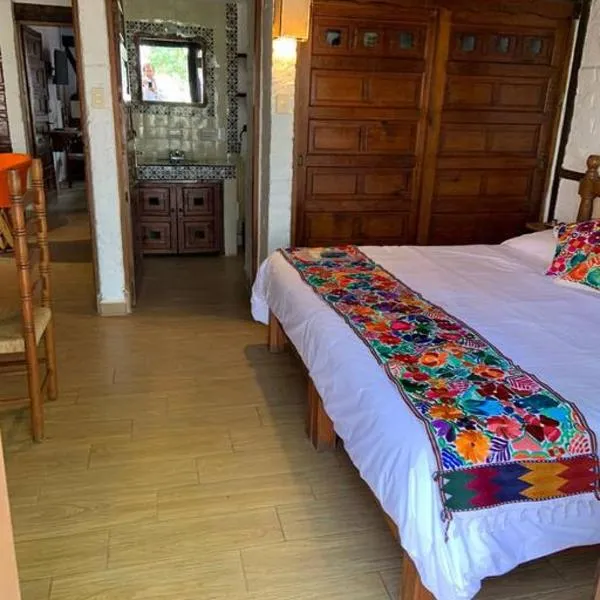 Espectacular Cuarto en el Centro de Valle, hotel in Valle de Bravo