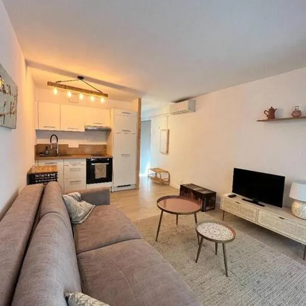 Joli studio Calvi 50m plage, hôtel à Calvi