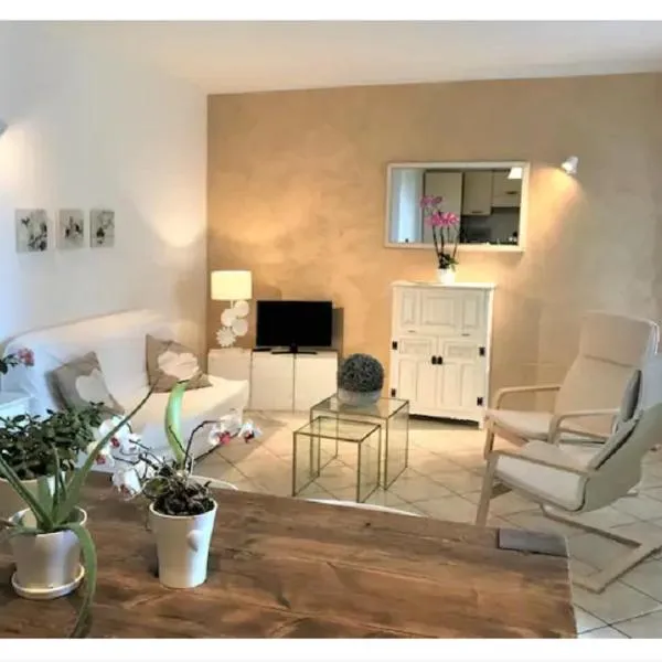 Casa Ulivi Oro, хотел в Риволтела