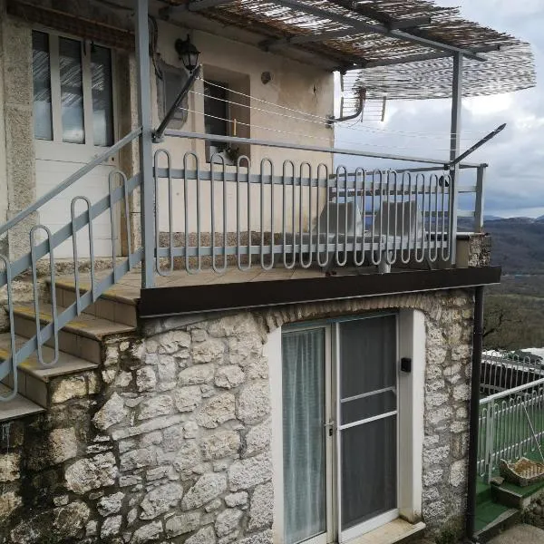 Molise isernia è casa Sbriglio, tra cascate, laghi, fiumi e relax, hotell i Carovilli