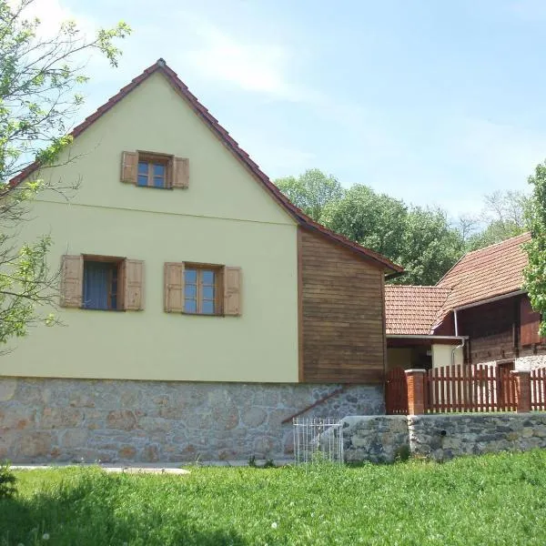 Kuća za odmor Vučetić, hotel v destinácii Brinje