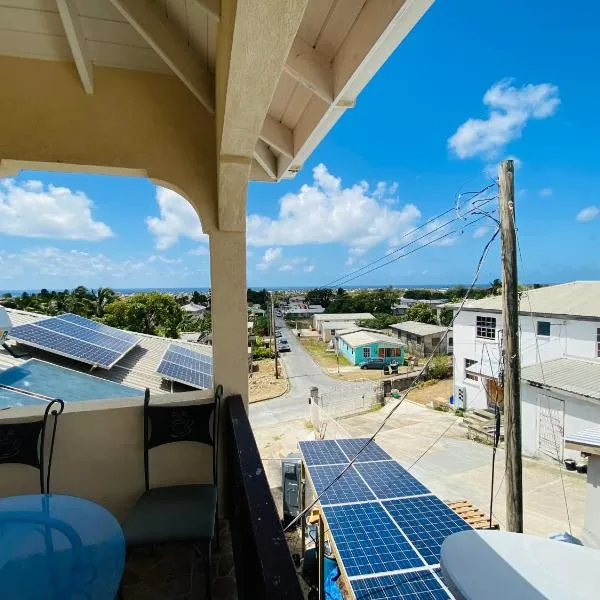 J&J Apartment - Balcony View、Long Bayのホテル