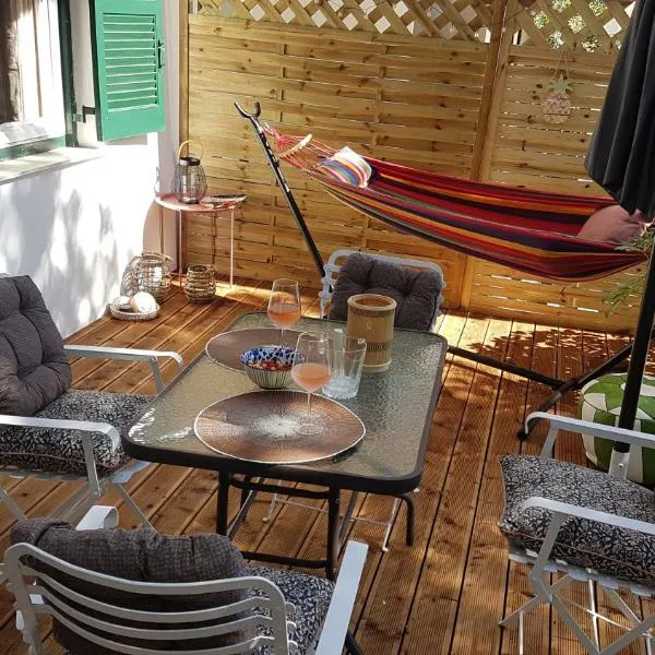 Olga's Cozy Nest , apartment in Ano Korakiana., hótel í Áno Korakiána