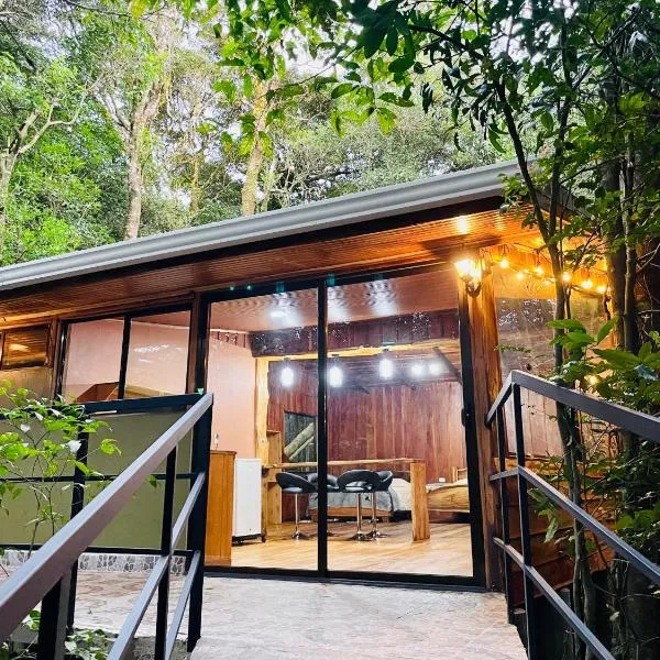 Cabañas La Montaña, hotel in Monteverde Costa Rica