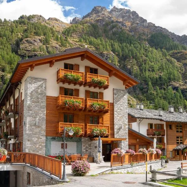 Hotel Lo Scoiattolo, hotelli kohteessa Gressoney-la-Trinité