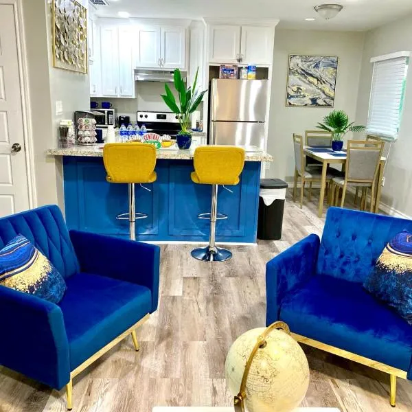 NEW! close to Downtown, Malls & Premium Outlets, with Balcony, hotel v destinaci Weslaco