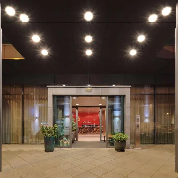 アディナ アパートメント ホテル フランクフルト ノイエ オーパー（Adina Apartment Hotel Frankfurt Neue Oper）、フランクフルト・アム・マインのホテル