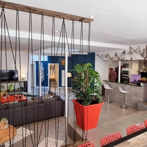 Dinard : loft de 175 m² - à 150 m de la plage, hotel v destinaci Dinard