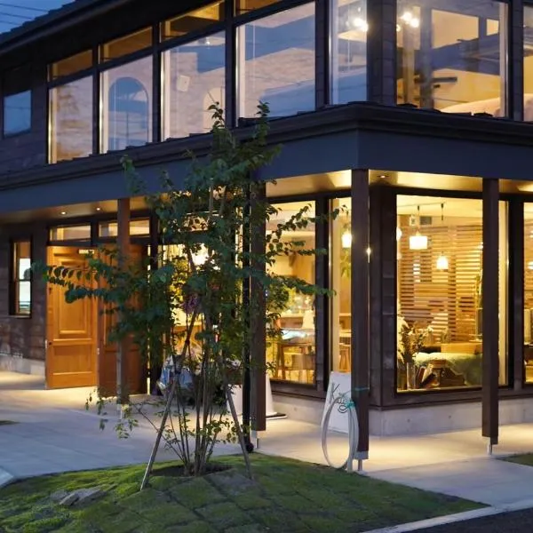 KIIIYA cafe&hostel, hótel í Azumino
