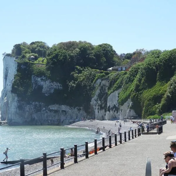 2 Bed Chalet St Margaret's at Cliffe South Coast, hotel v destinaci Dover