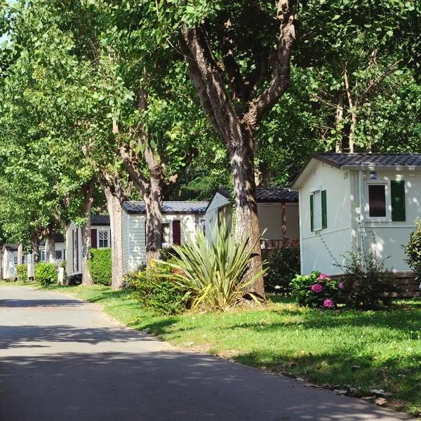 Camping ZELAIA, hotel v destinaci Ascain