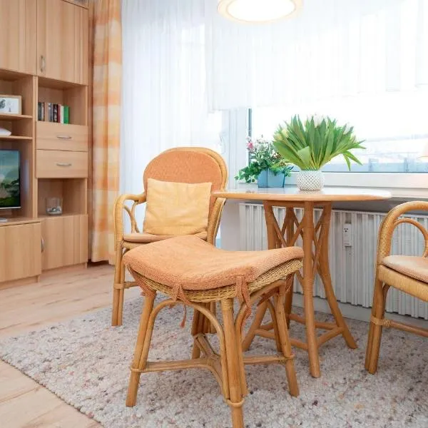 Haus-Ankerlicht-1-OG-Wohnung-66: Westerland şehrinde bir otel