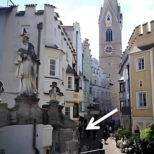 Downtown Hideout Bressanone Pedestrian Zone Private Garden, Parking Brixen Card, hotel v destinaci Bressanone