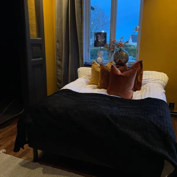 Lägenhet Söder om Landsvägen A, hotel v destinaci Skivarp