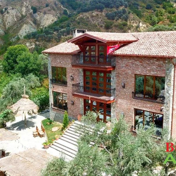 Bujtina Ajazi, khách sạn ở Golem