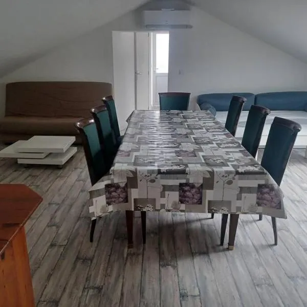 Appartement Les 3 L, hotel v destinaci Vions