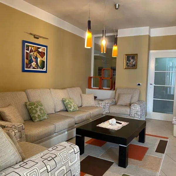 Sunshine Place, hotell sihtkohas Elbasan