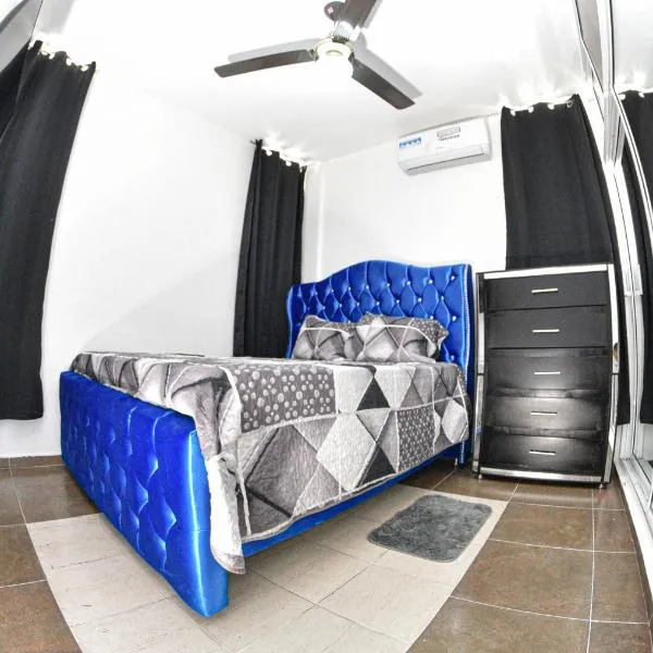 las carreras centro D la ciudad，聖地亞哥洛斯卡巴的飯店