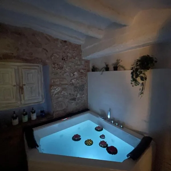 El Secret de la LLegenda El Drac, hotel v destinaci Vilavert
