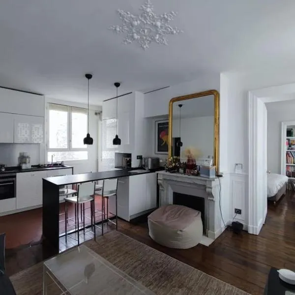 Air conditioning Paris central stylish apartment